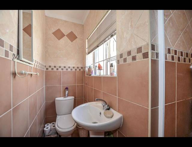 1 BEDROOM PROPERTY TO RENT IN DE TIJGER